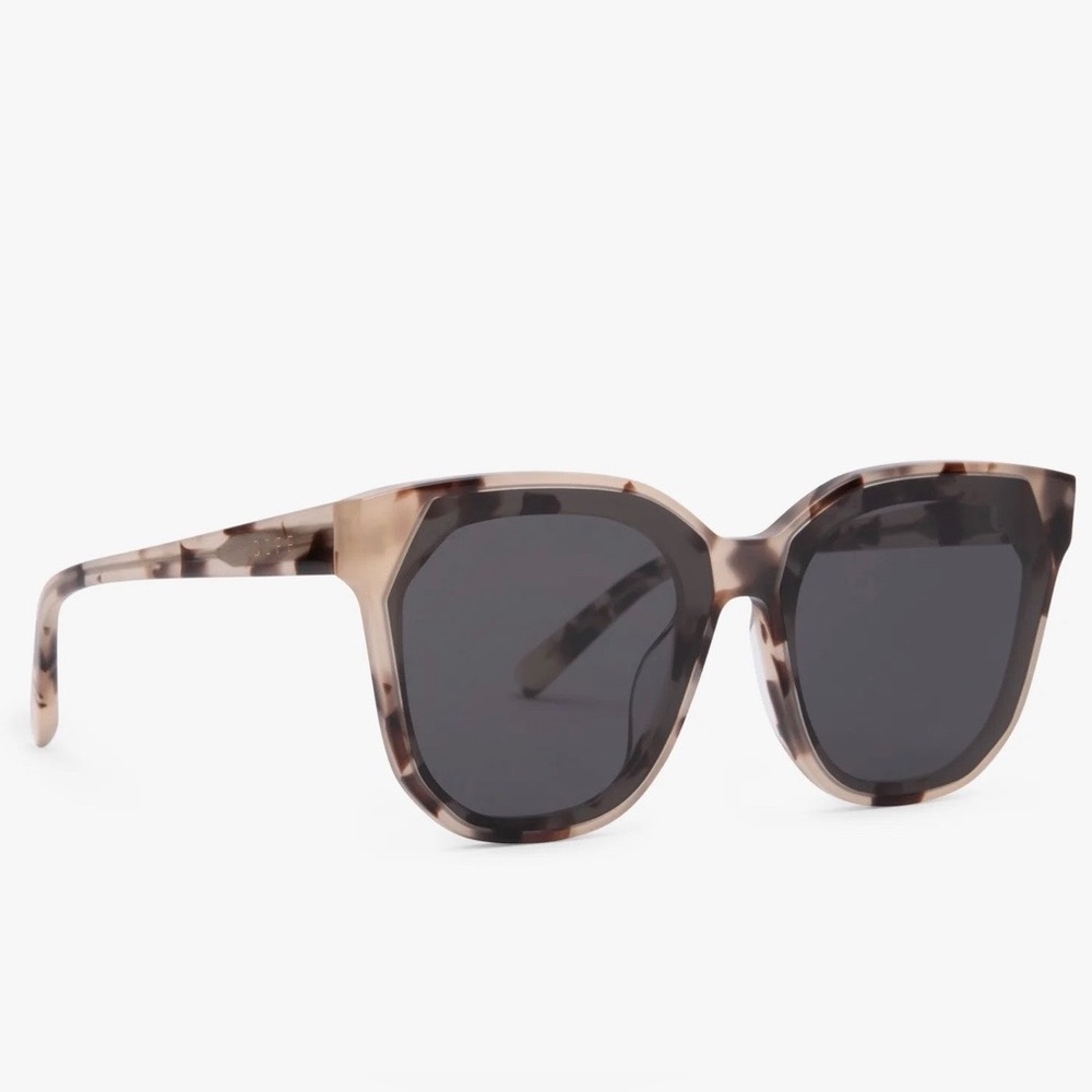 DIFF Gia Cream Tortoise + Grey Sunglasses